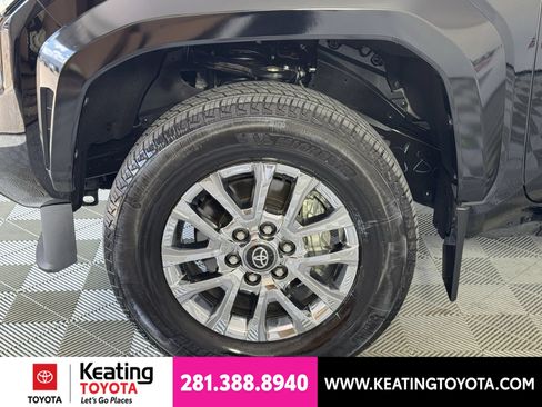 Certified 2025 Toyota Tacoma Limited AWD/4WD image 33