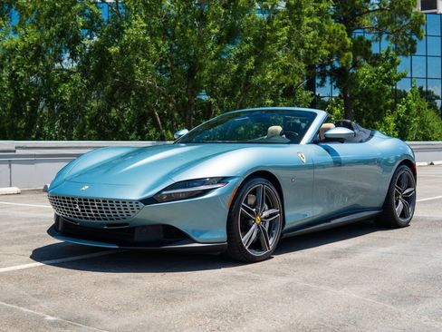 Used 2024 Ferrari Roma Spider RWD image 22