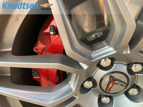 Used 2024 Chevrolet Corvette Z06 RWD image 11