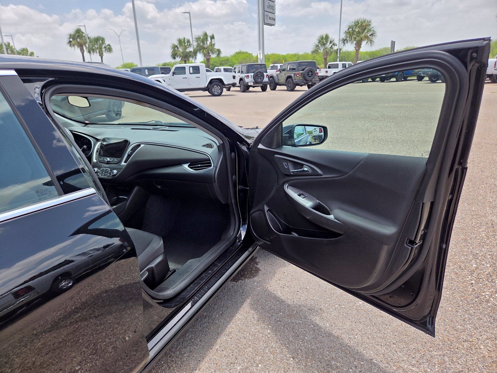 Used 2024 Chevrolet Malibu LT FWD image 18