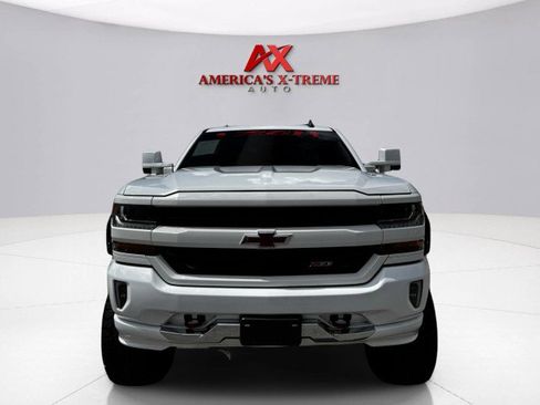 Used 2018 Chevrolet Silverado 1500 LT w/ Texas Edition image 8
