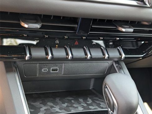 New 2026 GMC Canyon Elevation w/ Convenience Package image 23