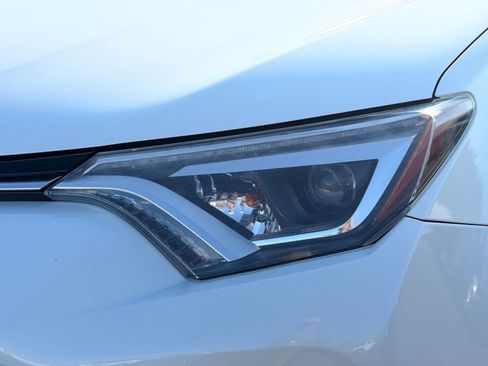 Used 2018 Toyota RAV4 Limited w/ Advanced Technology Package AWD/4WD image 33