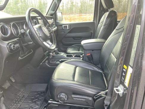 Used 2021 Jeep Wrangler Unlimited Sahara image 14