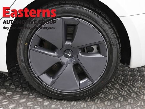 Used 2023 Tesla Model 3 Standard Range image 28