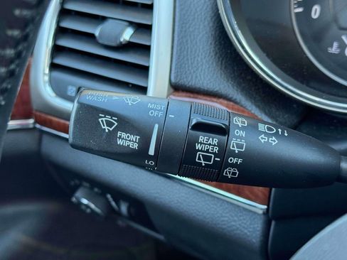 Used 2013 Jeep Grand Cherokee Limited image 21