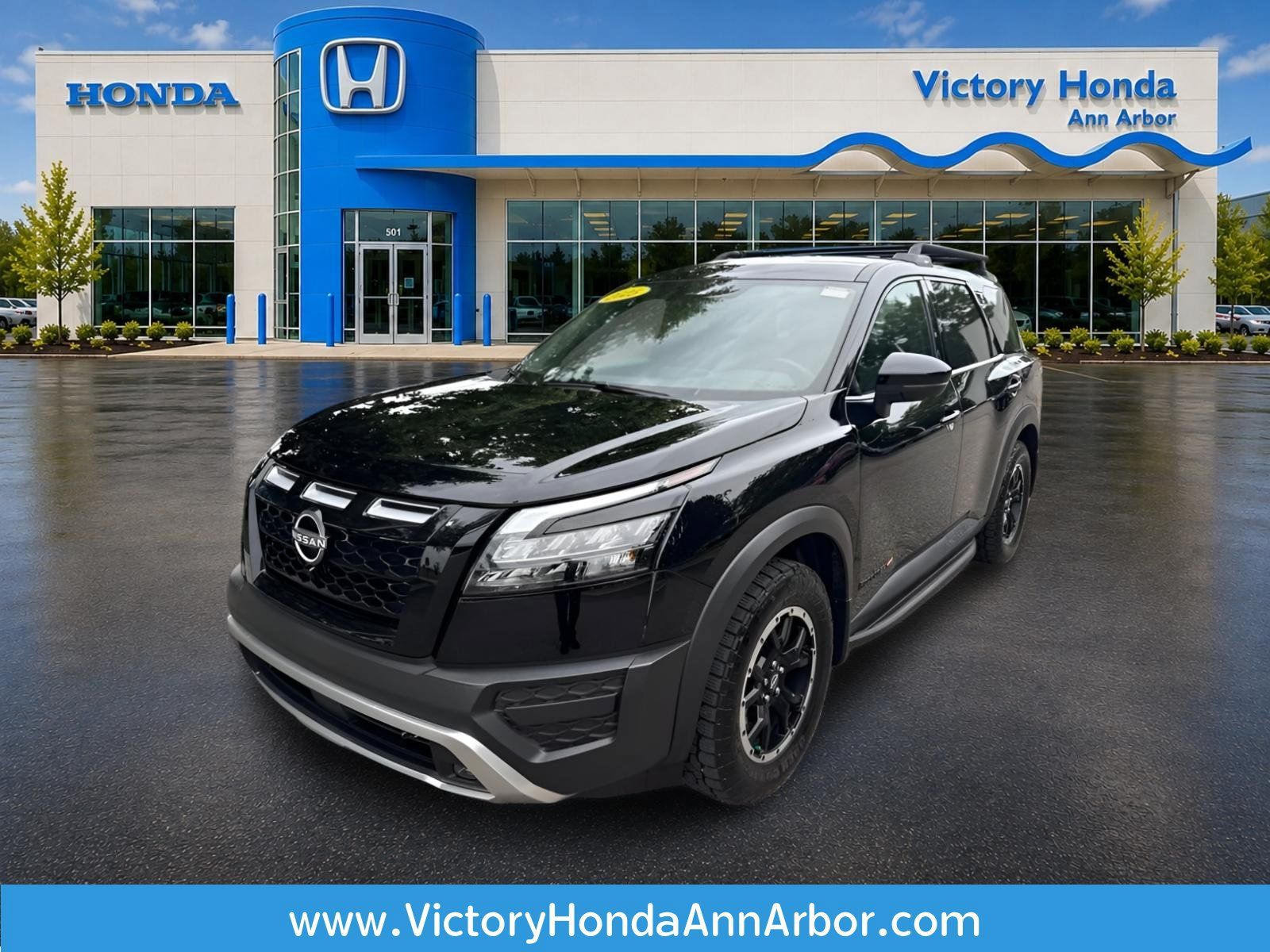 Used 2025 Nissan Pathfinder Rock Creek AWD/4WD image 1