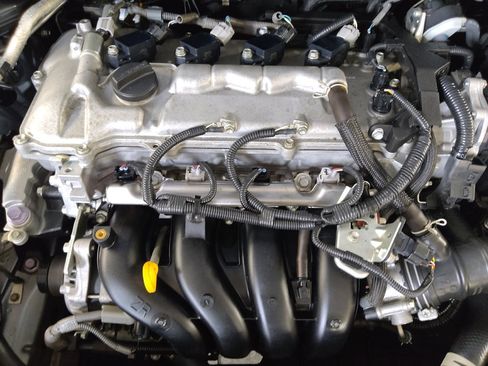 Used 2021 Toyota Corolla LE FWD image 30