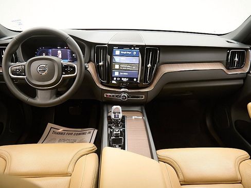 Certified 2023 Volvo XC60 T8 Ultimate w/ Climate Package image 25