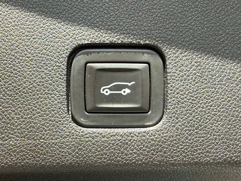 Used 2020 Cadillac XT6 Premium Luxury w/ Platinum Package image 38