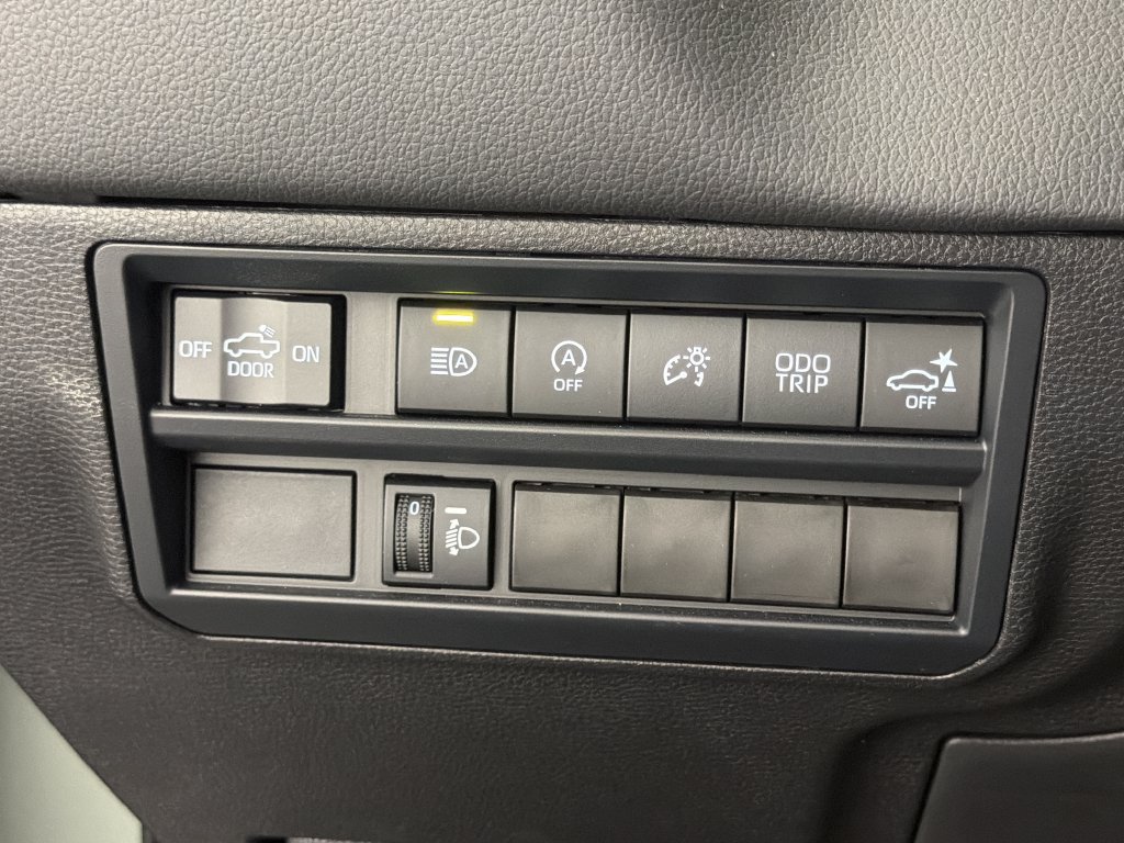 Used 2026 Toyota Tundra Limited AWD/4WD image 26
