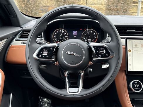 Used 2025 Jaguar F-PACE R-Dynamic S image 21