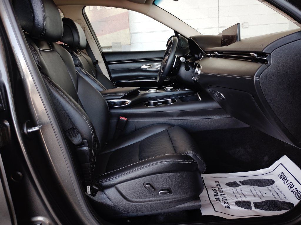 Used 2025 Genesis GV70 2.5T AWD/4WD image 14