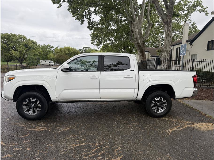 Used 2021 Toyota Tacoma SR5 RWD image 4
