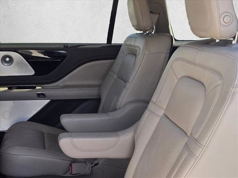 Used 2020 Lincoln Aviator Reserve w/ Equipment Group 202A image 17
