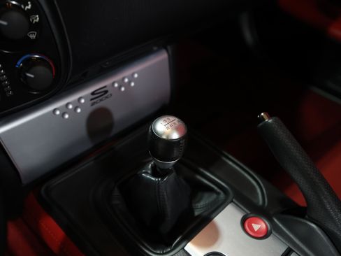 Used 2004 Honda S2000 image 19