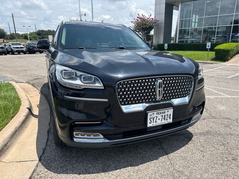 Used 2020 Lincoln Aviator Reserve w/ Equipment Group 202A AWD/4WD image 3