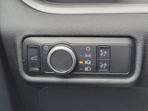 Used 2023 Ford Explorer XLT image 28