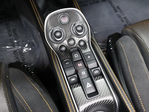 Used 2019 McLaren 570S Spider RWD image 46