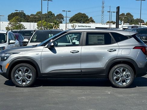 New 2026 Kia Seltos LX image 7