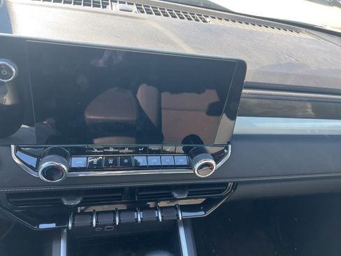 Used 2024 Chevrolet Colorado LT w/ LT Convenience Package II image 22