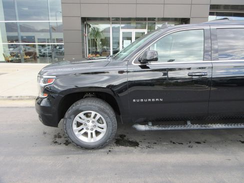Used 2018 Chevrolet Suburban LT AWD/4WD image 2