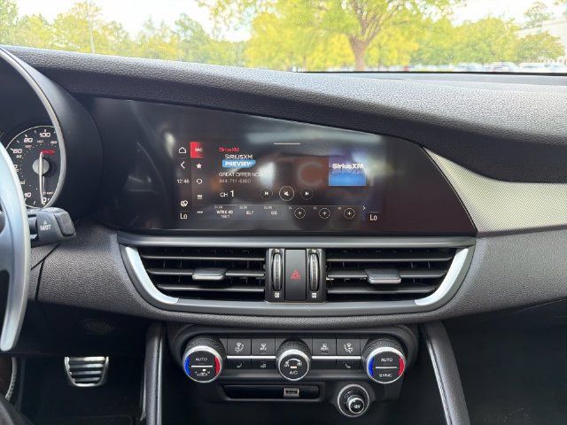 Used 2023 Alfa Romeo Giulia Veloce RWD image 16