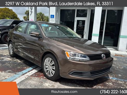 Used 2011 Volkswagen Jetta SE image 3