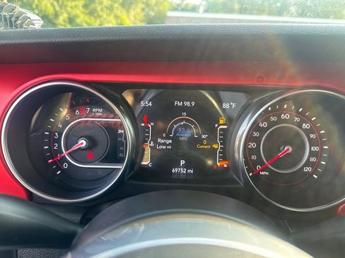 Used 2019 Jeep Wrangler Unlimited Rubicon AWD/4WD image 15