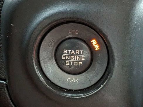 Used 2018 Jeep Wrangler Unlimited Sport S AWD/4WD image 28