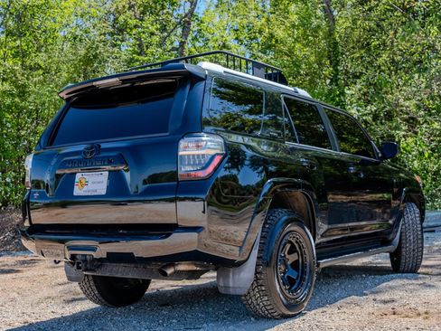 Used 2018 Toyota 4Runner SR5 image 5