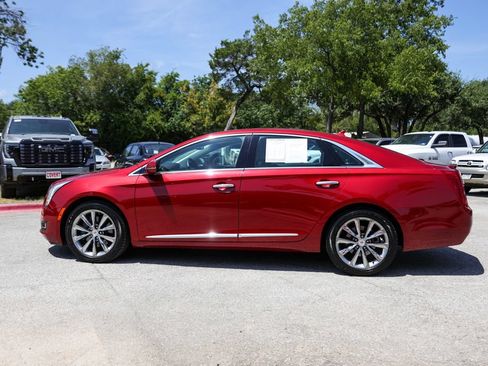 Used 2013 Cadillac XTS FWD image 2