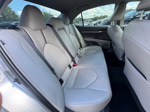 Used 2022 Toyota Camry SE w/ Convenience Package FWD image 24