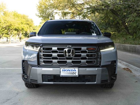 Used 2026 Honda Pilot TrailSport image 3