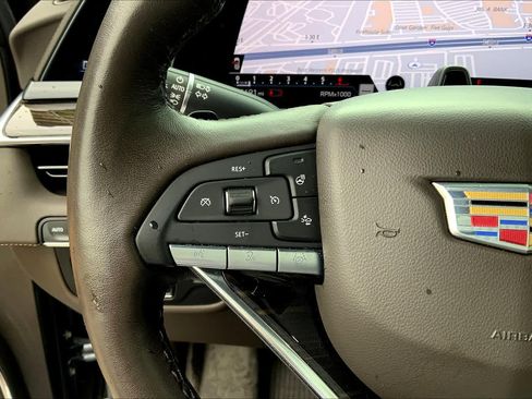Used 2021 Cadillac Escalade Premium Luxury w/ Driver Assist Tech Package AWD/4WD image 21
