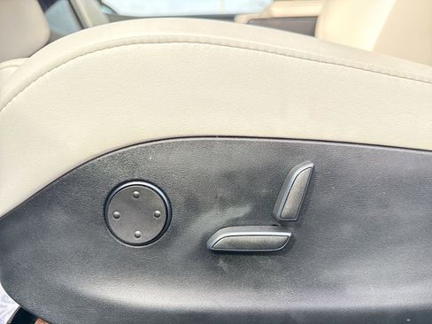 Used 2018 Tesla Model X 75D image 13