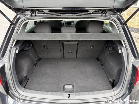Used 2019 Volkswagen Golf 4-Door FWD image 8