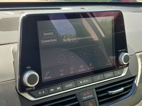Used 2025 Nissan Altima 2.5 SV FWD image 22