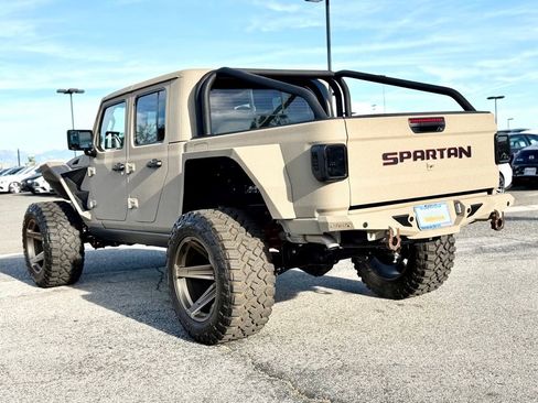 Used 2025 Jeep Gladiator Sport image 10