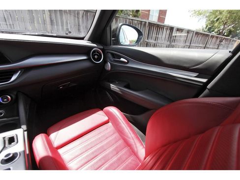 Used 2023 Alfa Romeo Stelvio Veloce AWD/4WD image 11