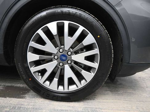 Used 2021 Ford Escape Titanium image 10