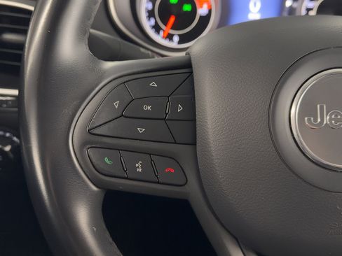 Used 2019 Jeep Cherokee Trailhawk image 21