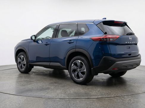 Used 2025 Nissan Rogue SV image 6
