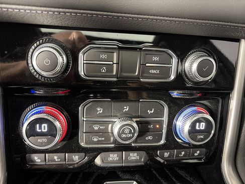 Used 2023 GMC Yukon Denali image 30