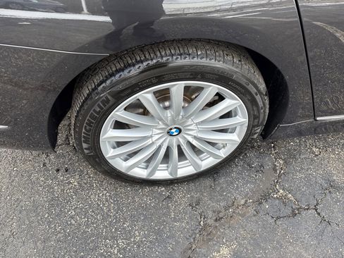 Used 2021 BMW 745e xDrive w/ Luxury Rear Seating Package image 32