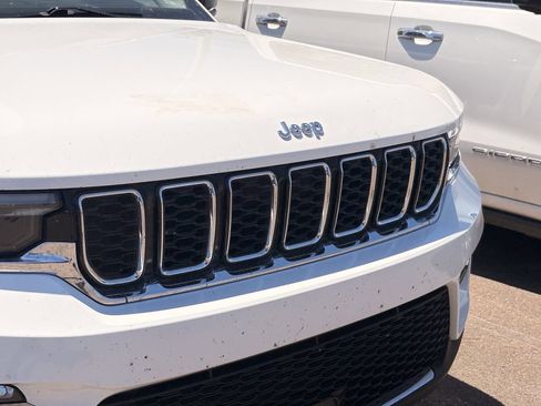 Used 2023 Jeep Grand Cherokee Limited AWD/4WD image 4