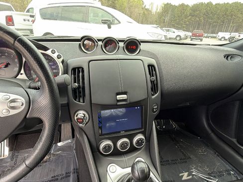 Used 2017 Nissan 370Z Coupe image 26