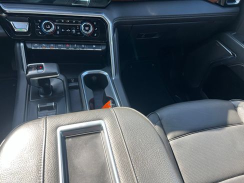 Used 2022 GMC Sierra 1500 Denali AWD/4WD image 33