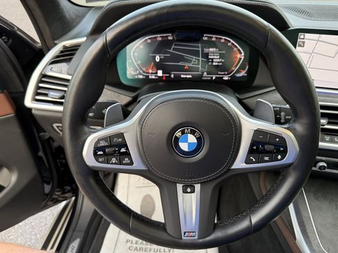 Used 2022 BMW X7 xDrive40i w/ M Sport Package AWD/4WD image 6