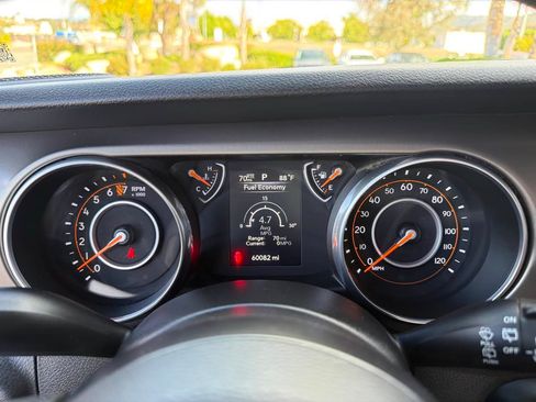 Used 2018 Jeep Wrangler Unlimited Sport AWD/4WD image 27